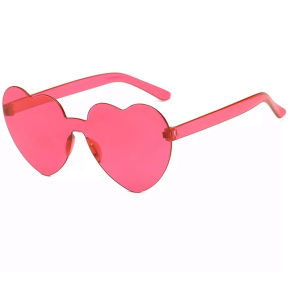 New Item✨ Oversized Heart Sunglasses 😍 - Picture 8 of 8